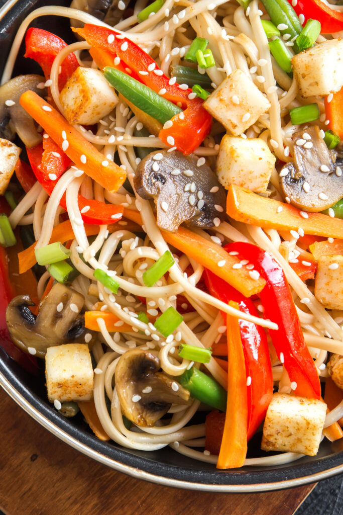 vegan meal prep for weight loss - udon noodles stir fry