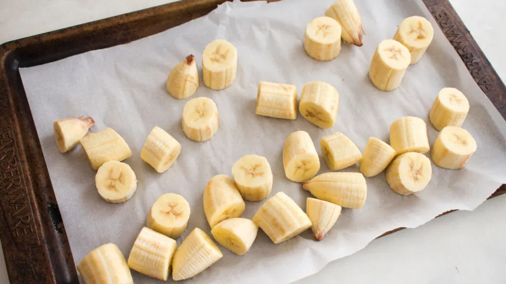 Image showing how to freeze bananas for smoothies