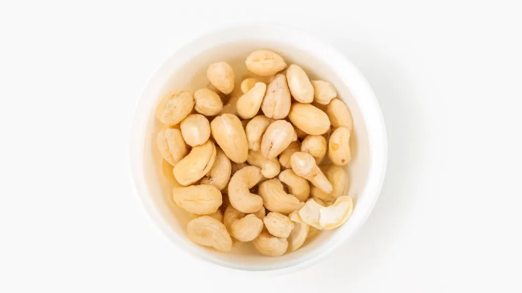 soaking cashew nuts