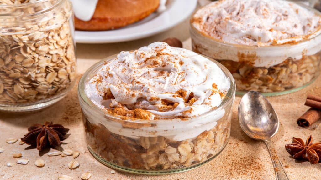 Image of cinnamon roll protein overnight oats