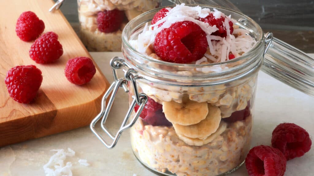 Image of raspberry coconut proats